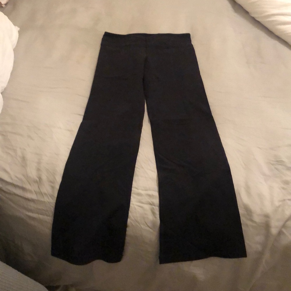 Lululemon black groove pant